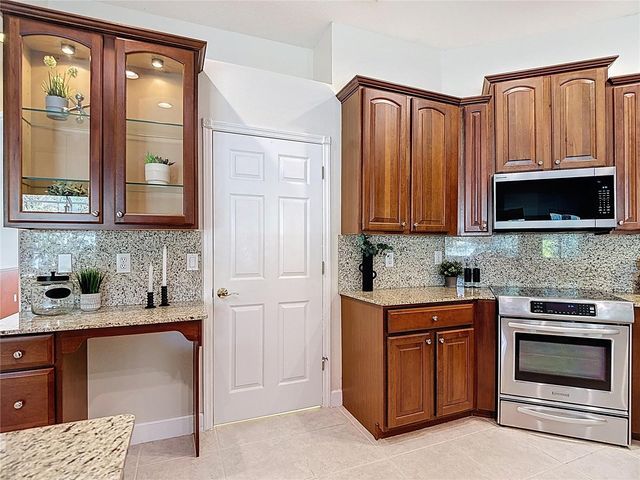 5106 ASHCREST COURT, Tampa, FL 33647