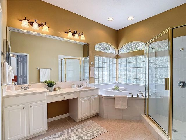 5106 ASHCREST COURT, Tampa, FL 33647