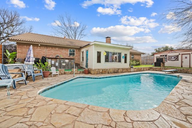 2125 Shady Brook Drive, Bedford, TX 76021