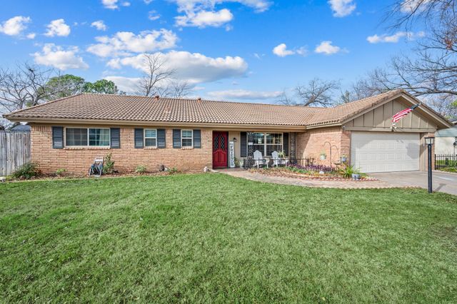 2125 Shady Brook Drive, Bedford, TX 76021
