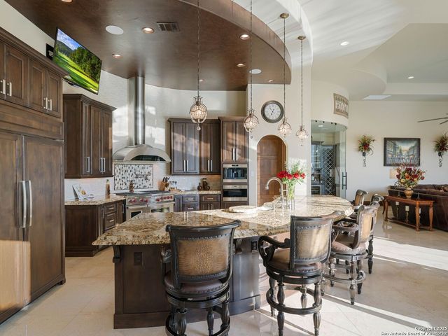 131 CHAMPIONS BEND, San Antonio, TX 78258