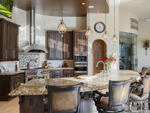 131 CHAMPIONS BEND, San Antonio, TX 78258