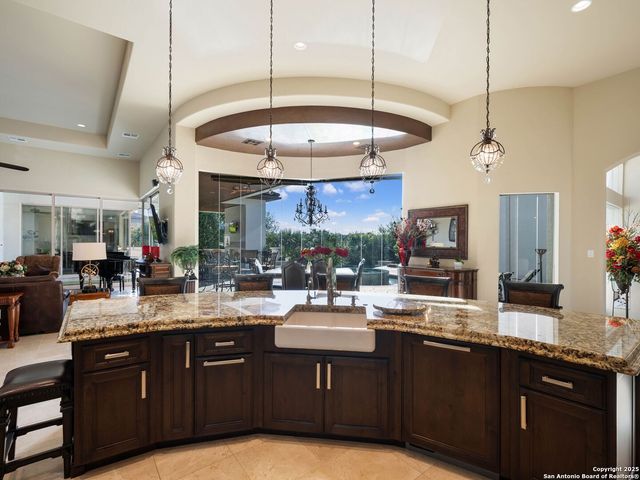 131 CHAMPIONS BEND, San Antonio, TX 78258