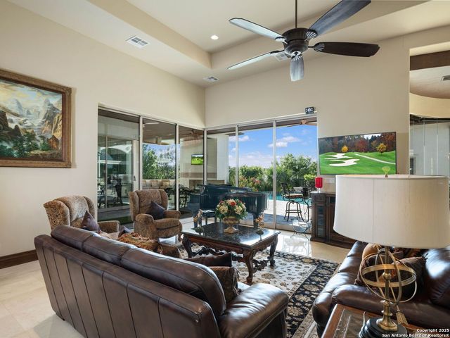131 CHAMPIONS BEND, San Antonio, TX 78258