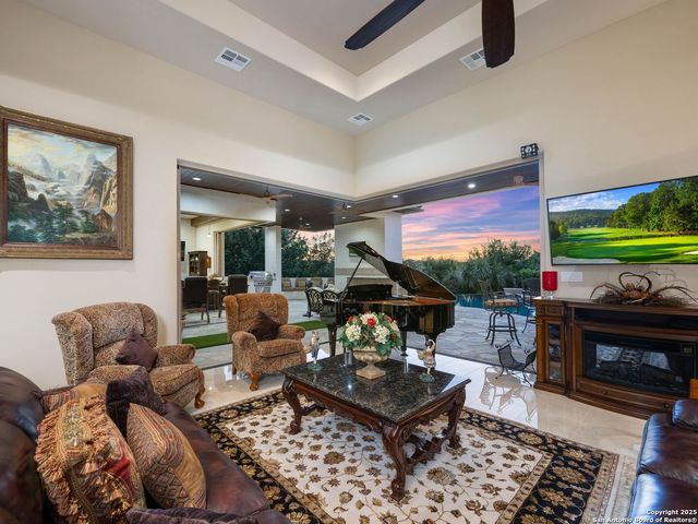 131 CHAMPIONS BEND, San Antonio, TX 78258