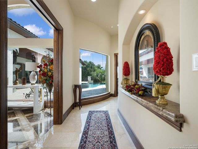 131 CHAMPIONS BEND, San Antonio, TX 78258