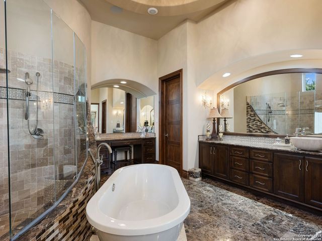 131 CHAMPIONS BEND, San Antonio, TX 78258