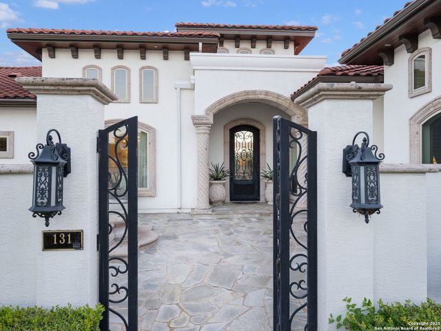 131 CHAMPIONS BEND, San Antonio, TX 78258