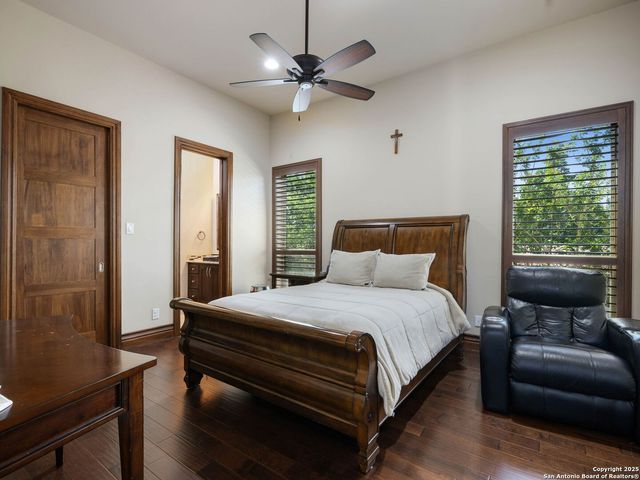 131 CHAMPIONS BEND, San Antonio, TX 78258