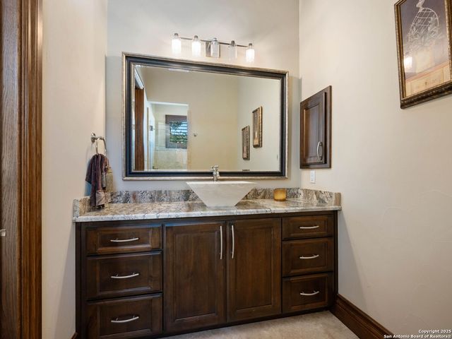 131 CHAMPIONS BEND, San Antonio, TX 78258