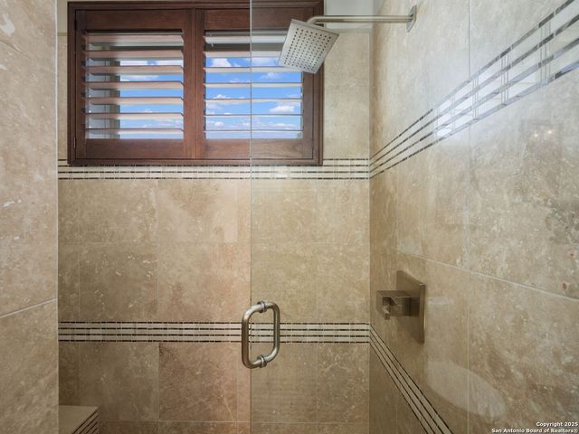 131 CHAMPIONS BEND, San Antonio, TX 78258
