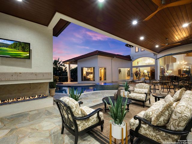 131 CHAMPIONS BEND, San Antonio, TX 78258
