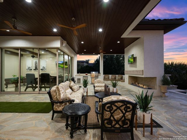 131 CHAMPIONS BEND, San Antonio, TX 78258