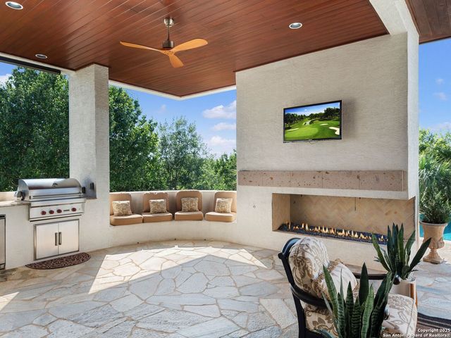 131 CHAMPIONS BEND, San Antonio, TX 78258