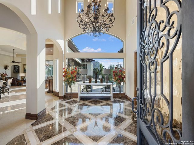 131 CHAMPIONS BEND, San Antonio, TX 78258