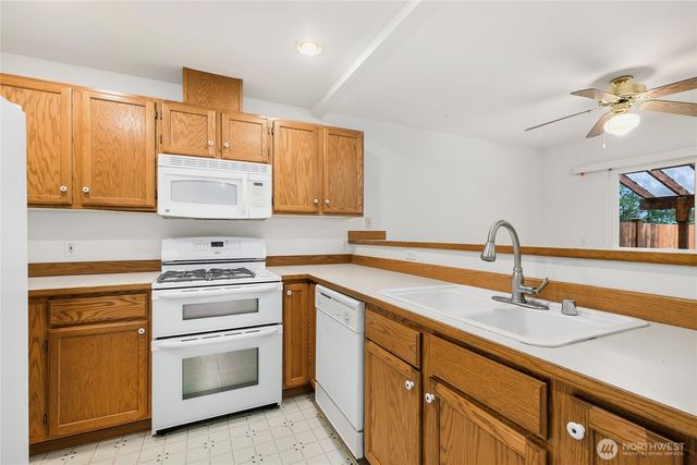 22703 SE 242nd Pl, Maple Valley, WA 98038