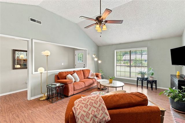 2753 E Copper Oaks Place, Fayetteville, AR 72703