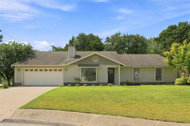2753 E Copper Oaks Place, Fayetteville, AR 72703
