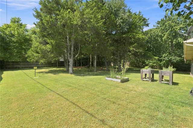 2753 E Copper Oaks Place, Fayetteville, AR 72703