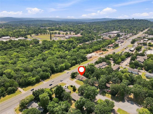 2753 E Copper Oaks Place, Fayetteville, AR 72703