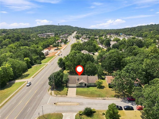 2753 E Copper Oaks Place, Fayetteville, AR 72703