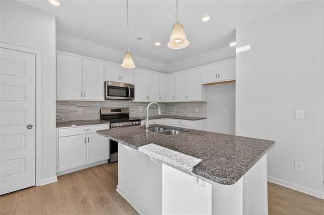 852 Kensington Street, Kingston, GA 30145