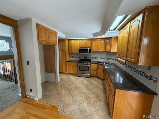 3099 Chenoa Street, Commerce Twp, MI 48382