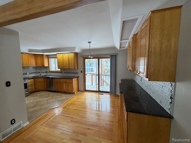 3099 Chenoa Street, Commerce Twp, MI 48382