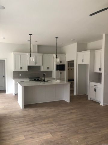 9041 Creek View, Bauxite, AR 72011