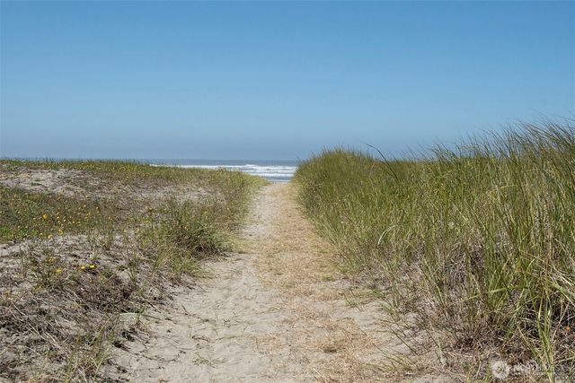 31310 I Street, Ocean Park, WA 98640