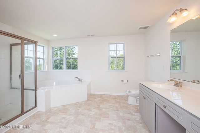 41 Champlain Street, Sicklerville, NJ 08081