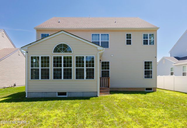 41 Champlain Street, Sicklerville, NJ 08081