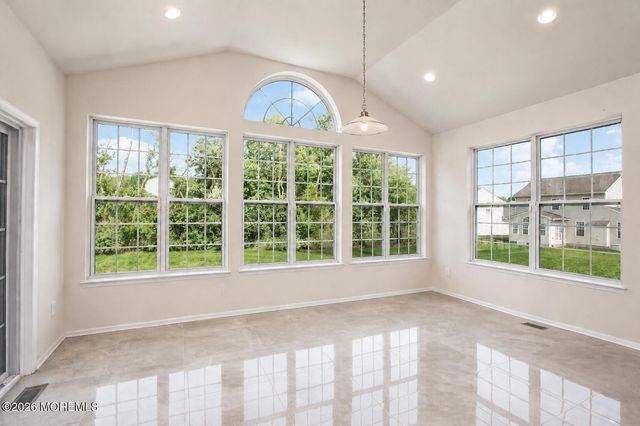 41 Champlain Street, Sicklerville, NJ 08081