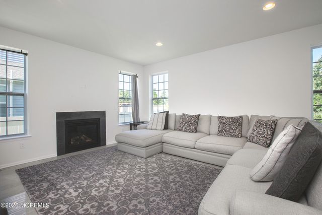 41 Champlain Street, Sicklerville, NJ 08081