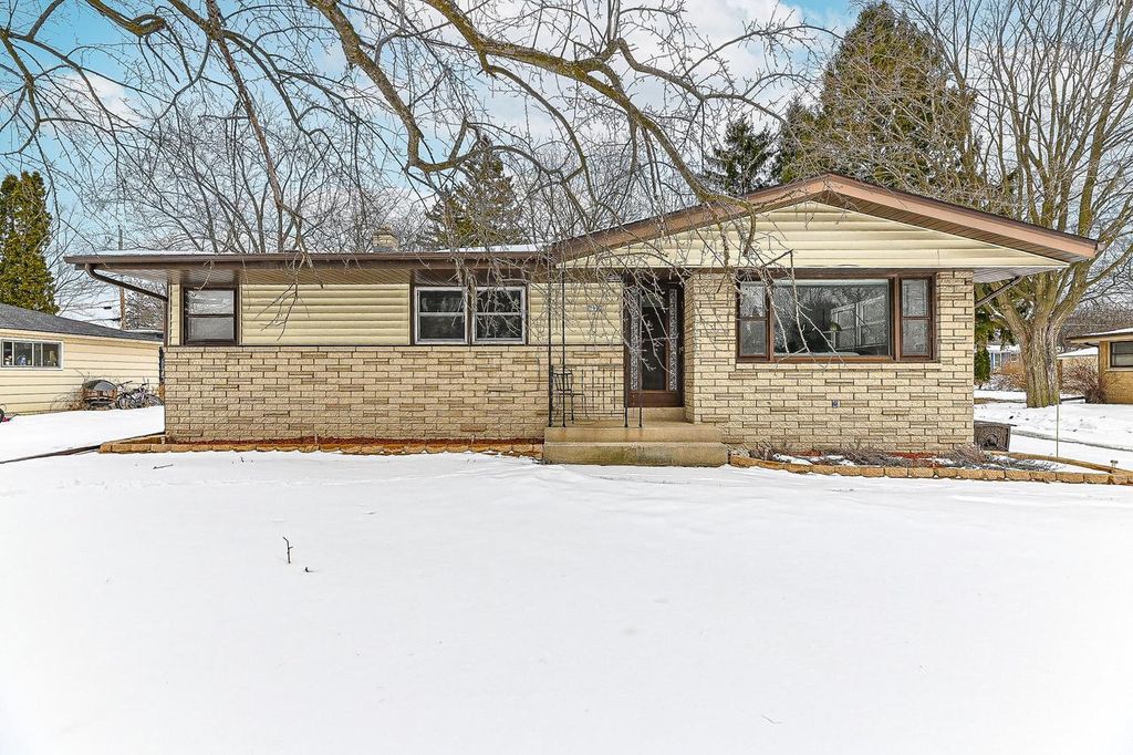 7902 N 53rd STREET, Milwaukee, WI 53223