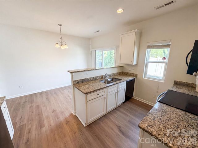 8321 Candlenut Lane, Charlotte, NC 28215