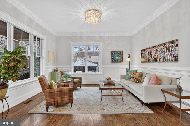 2907 N KENSINGTON ST, Arlington, VA 22207