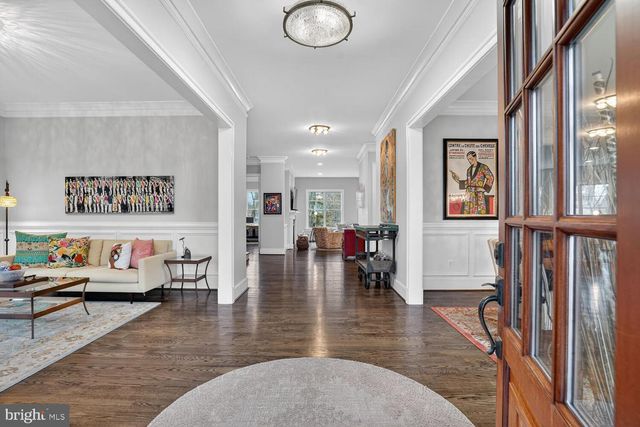 2907 N KENSINGTON ST, Arlington, VA 22207