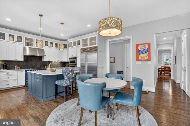 2907 N KENSINGTON ST, Arlington, VA 22207