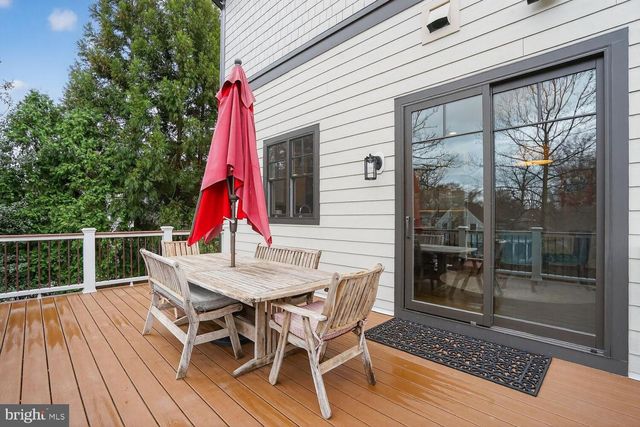 2907 N KENSINGTON ST, Arlington, VA 22207