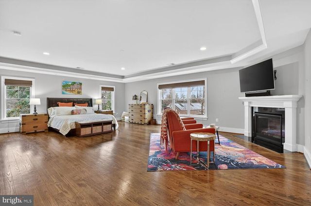 2907 N KENSINGTON ST, Arlington, VA 22207