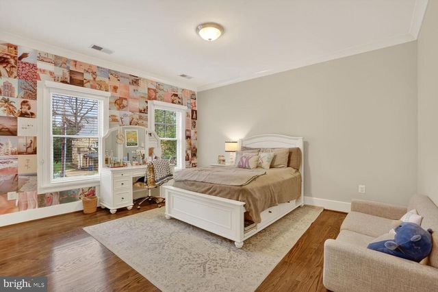 2907 N KENSINGTON ST, Arlington, VA 22207