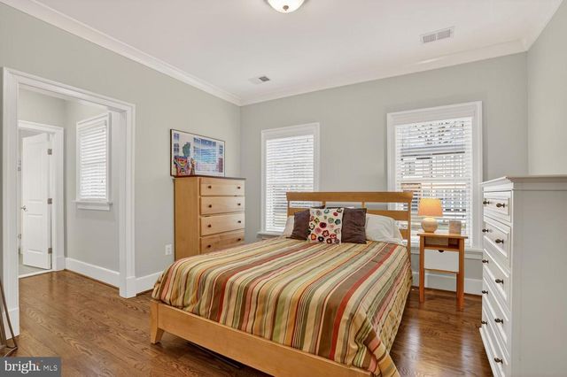 2907 N KENSINGTON ST, Arlington, VA 22207