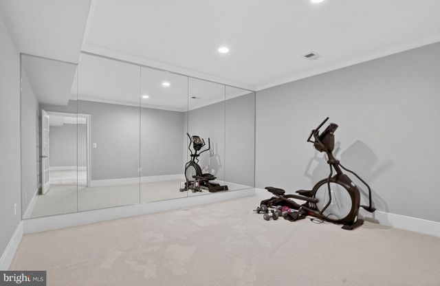 2907 N KENSINGTON ST, Arlington, VA 22207