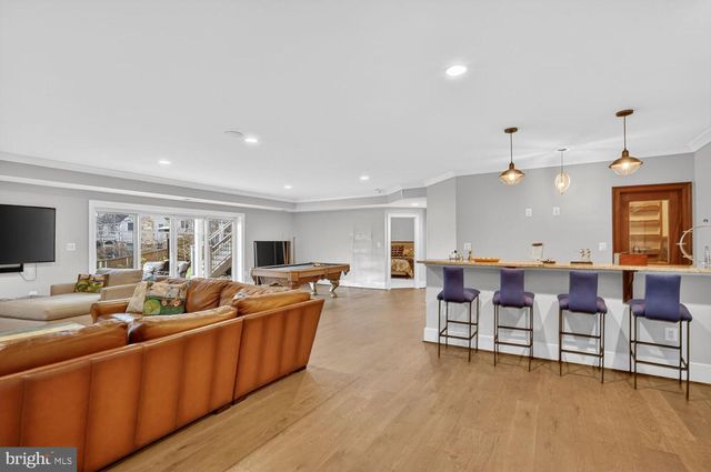 2907 N KENSINGTON ST, Arlington, VA 22207