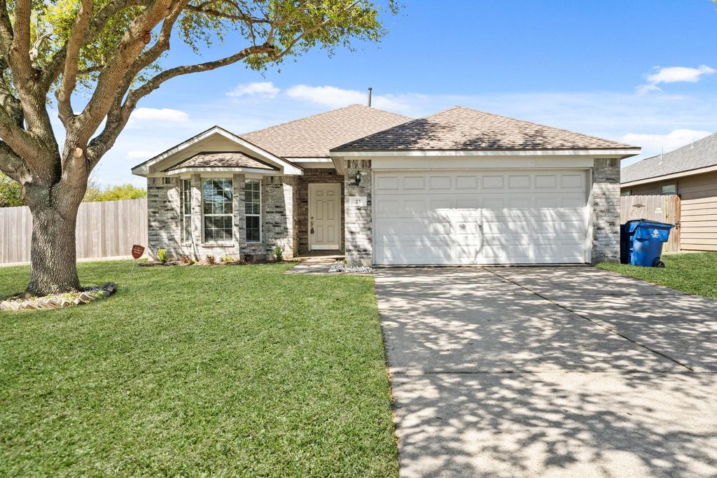 23 N Golden Oak Drive, Texas City, TX 77591