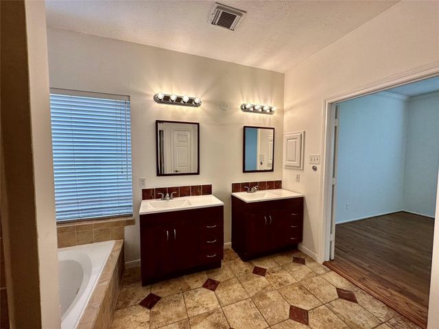 1414 Diamond Brook Drive, Houston, TX 77062