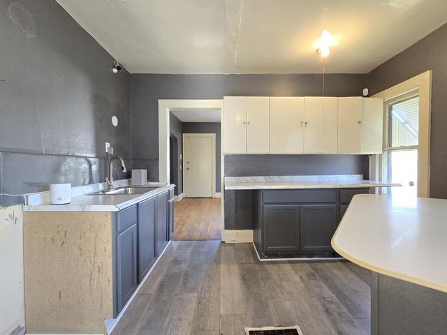 1215 W Hadley STREET, Milwaukee, WI 53206