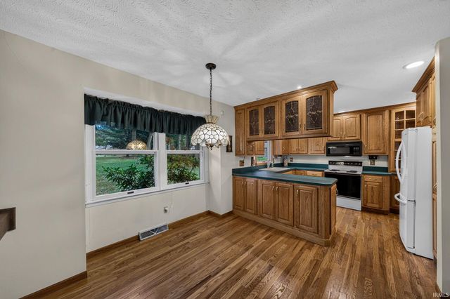52088 Goldenrod Lane, Granger, IN 46530