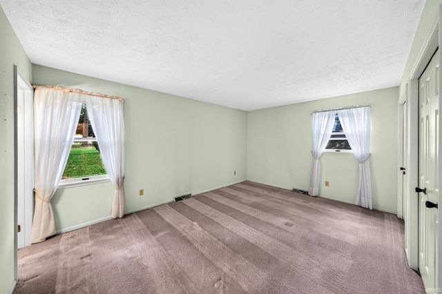 52088 Goldenrod Lane, Granger, IN 46530